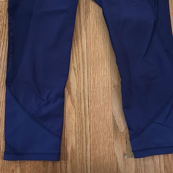 Lululemon 6 Fast As Light Crop Emperor Blue Leggings great pre owned condition - Picture 4 of 8